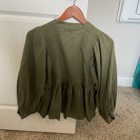 Banana Republic army green blouse - Picture 4 of 4